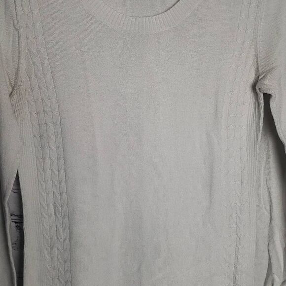 Liz Lange Maternity White Longsleeve Sweater - Picture 15 of 15